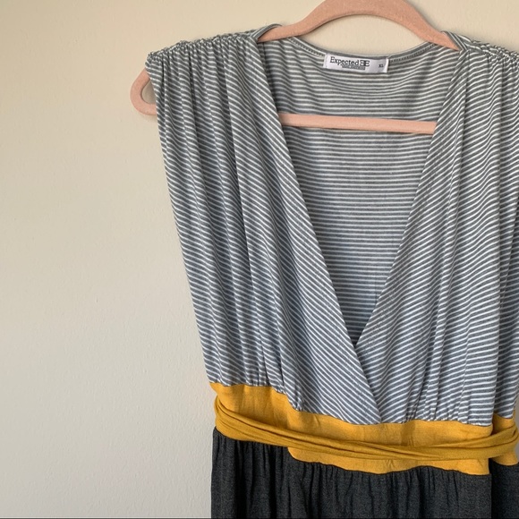 Expected Maternity Maxi Dress Stripes Gray Yellow V Neck Tie Waist Size XL - Picture 3 of 10